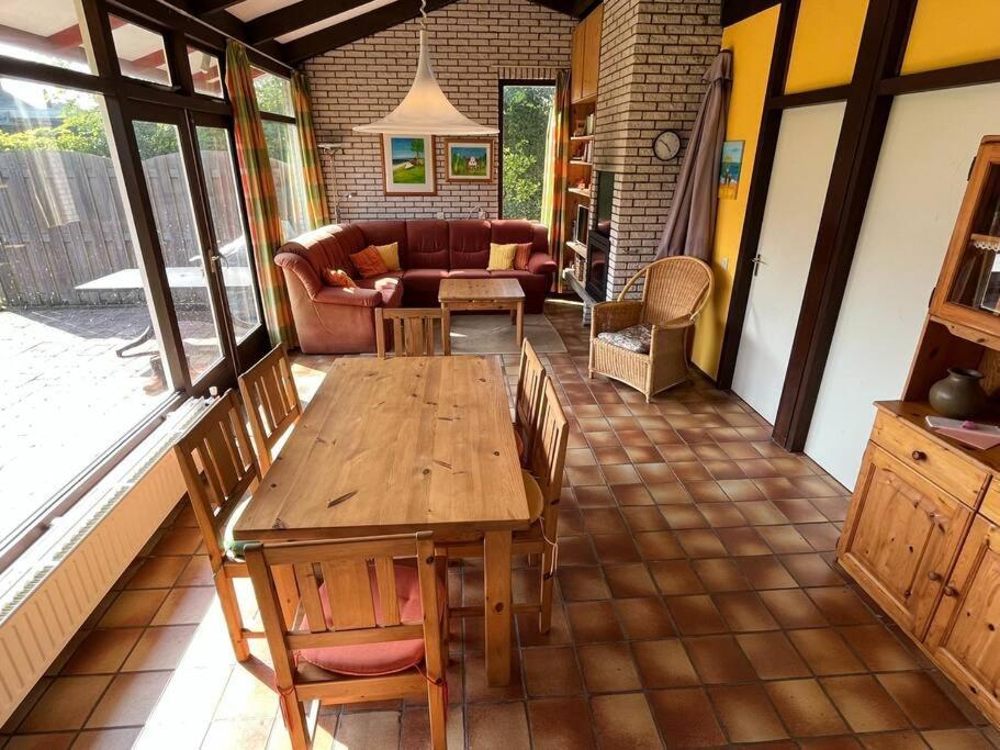 Knusse Bungalow Op Groen Park! Ouddorp Exterior photo